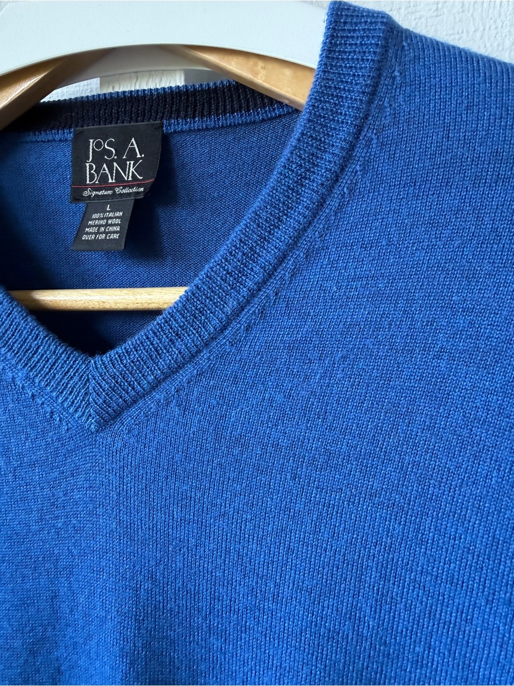 JOS.A.Bank Men's Sweater | Italian Merino Wool | Size L | *tiny hole*
